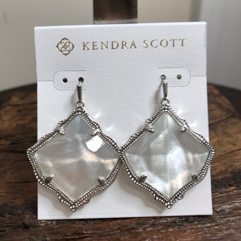 NWT Kendra Scott Silver Ivory MOP Kirsten’s! - Picture 7 of 10